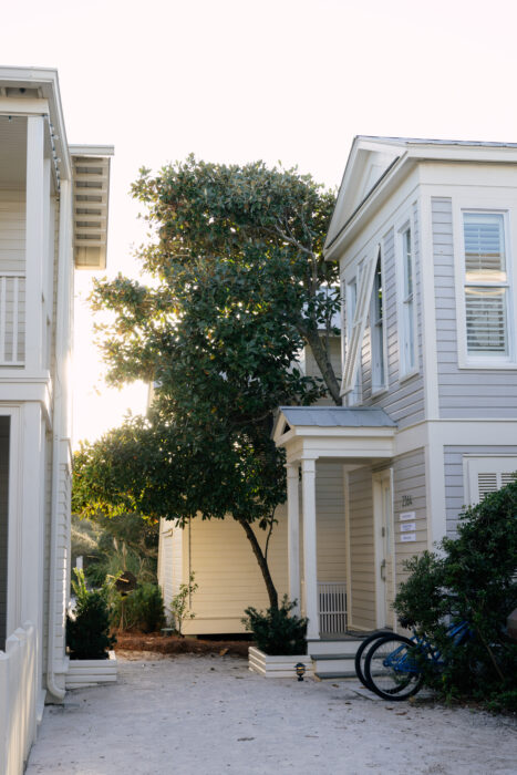 Sunside Neighborhood Homes: Discover the charm of Sunside's residential beauty