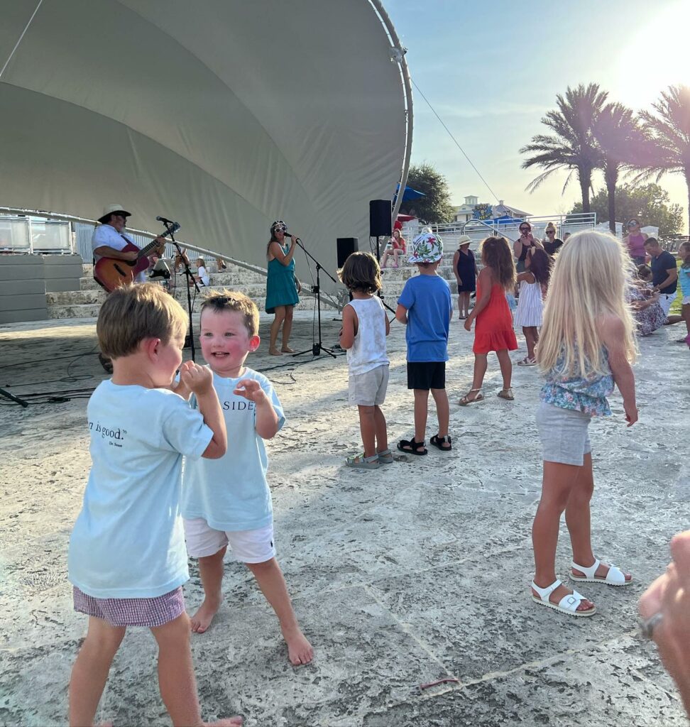 Huck & Lilly Kids Music Performance with kids dancing